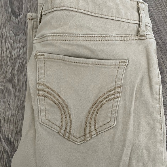 Khaki colour Hollister skinny jeggings - Picture 2 of 3